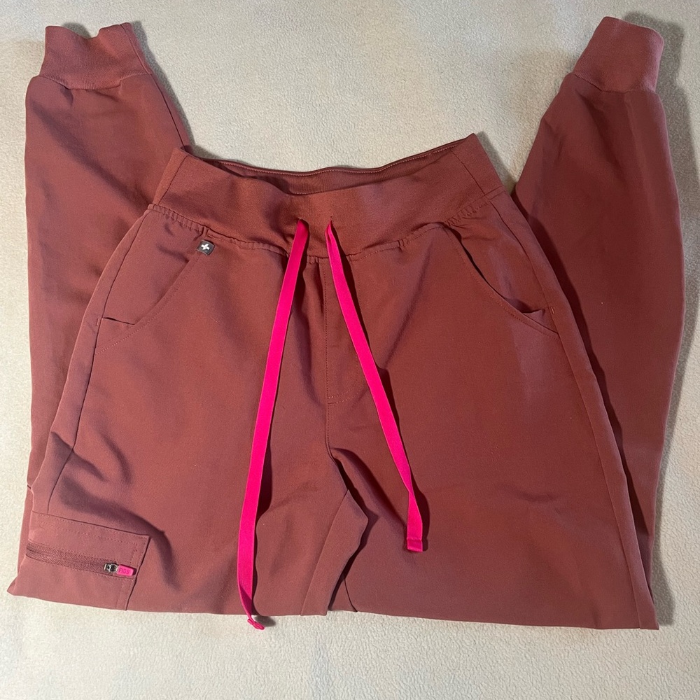 LIKE NEW! FIGS women’s scrubs joggers